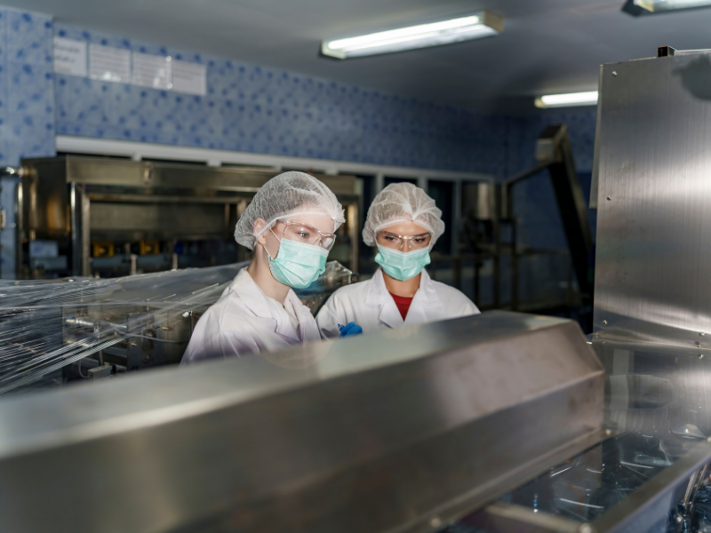 Lezzetin Arkasındaki Gizli Kahraman: Toplu Yemekte Hijyen ve Kalite Kontrol